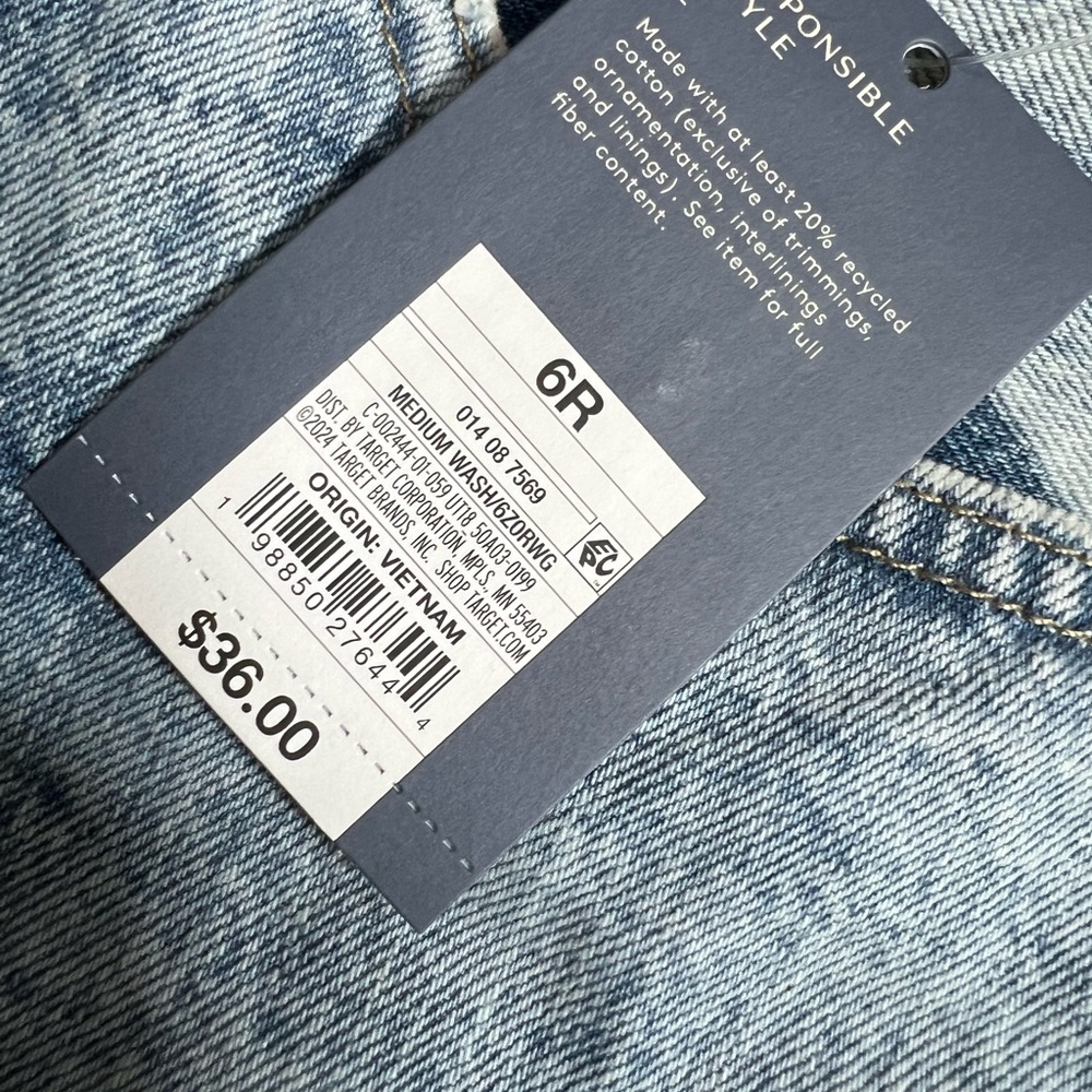 Universal Threads Classic Blue Women's Jeans - Picture 13 of 13